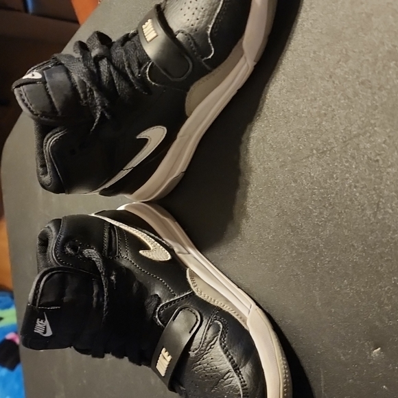 Kids Jordans - Picture 5 of 10